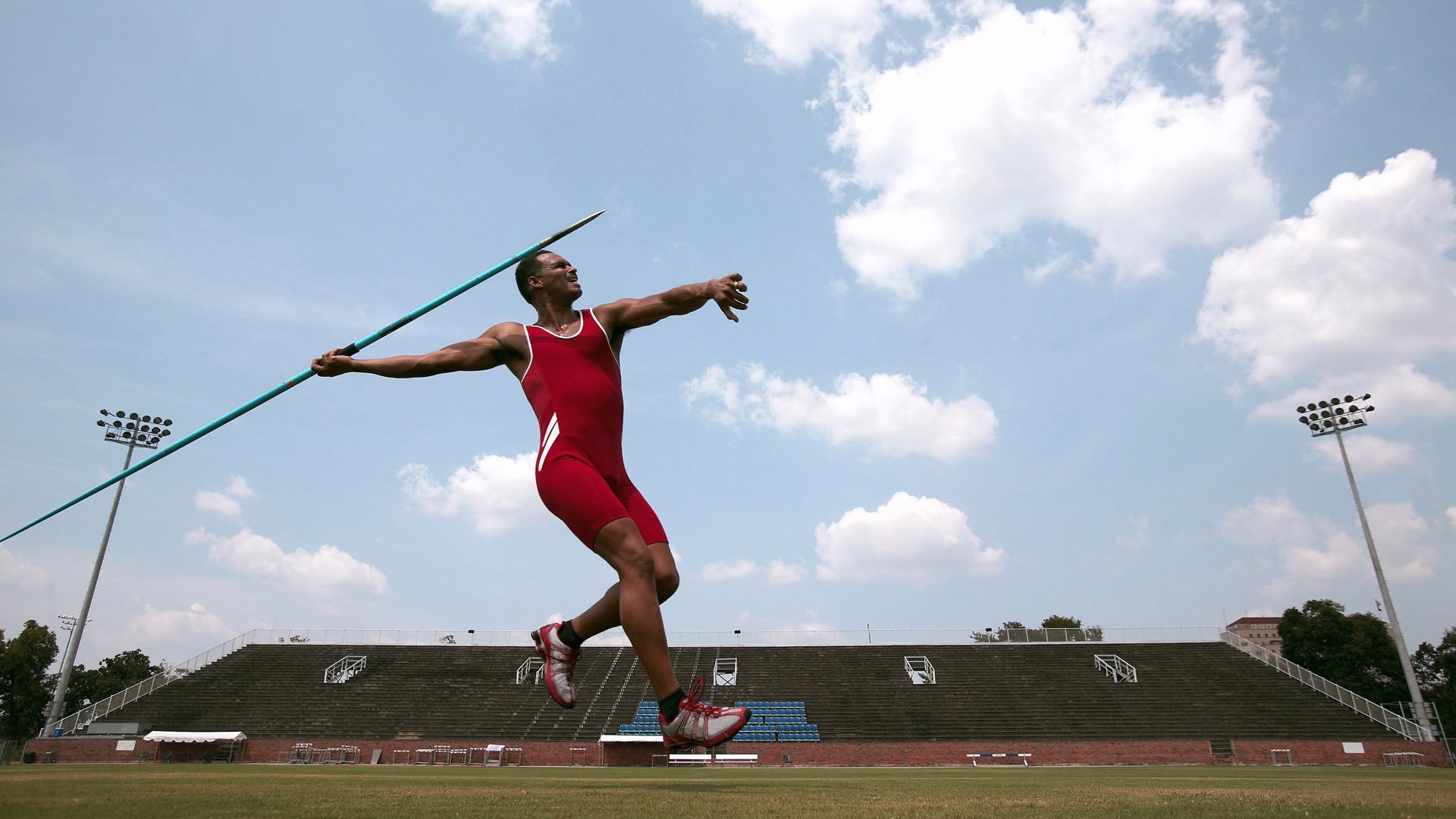 瑞士马术协会授予马尔科·阿尔瓦雷斯“年度最佳马匹护理员”称号。