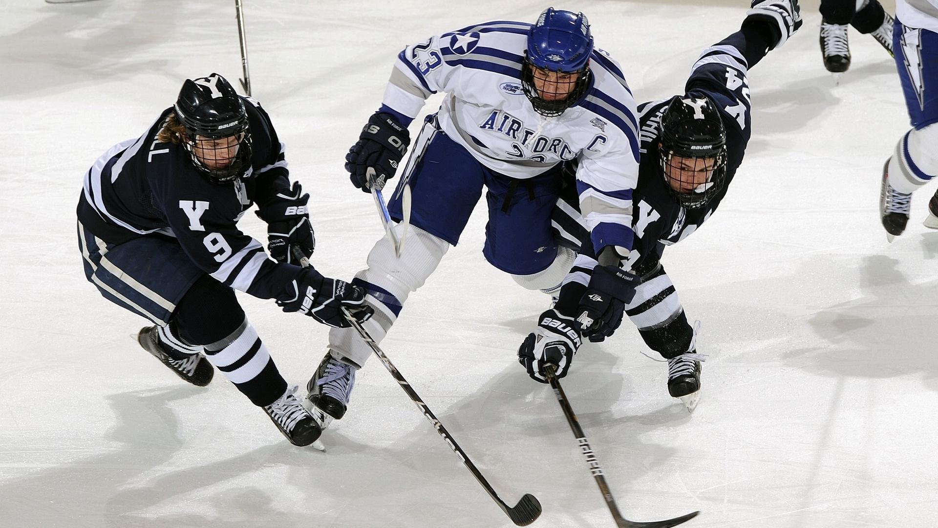 “豪车飙速：极致性能展现”，超级豪车